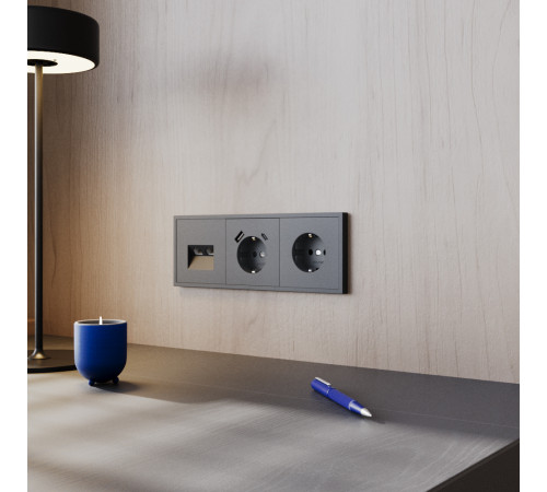 Розетка встраиваемая VOLTUM S70 с заземлением и защитными шторками, 16А, с USB, A+С, (графит) Розетка встраиваемая VOLTUM S70 с заземлением и защитными шторками, 16А, с USB, A+С, (графит)