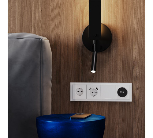 Розетка встраиваемая VOLTUM S70 с заземлением и защитными шторками, 16А, с USB, A+A, (белый матовый) Розетка встраиваемая VOLTUM S70 с заземлением и защитными шторками, 16А, с USB, A+A, (белый матовый)