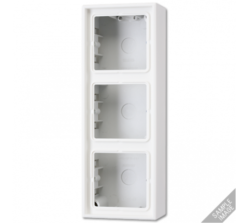Коробка трехместная Jung LS583ASW