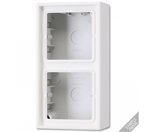 Коробка двухместная Jung LS582AW Коробка двухместная Jung LS582AW