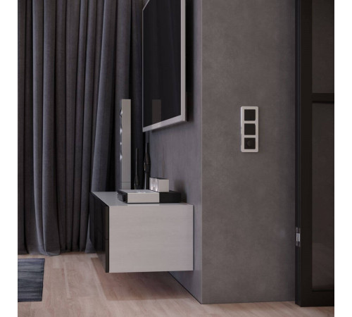 Рамка на 3 поста Werkel Platinum алюминий 4690389184475 W0032606 Рамка на 3 поста Werkel Platinum алюминий 4690389184475 W0032606