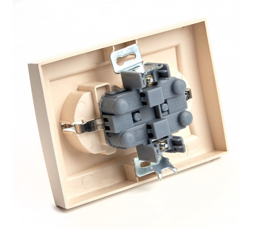 Розетка 2-местная Stekker PST16-9014-02 с защитной шторкой 39240 Розетка 2-местная Stekker PST16-9014-02 с защитной шторкой 39240