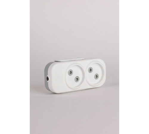 Колодка 2вх с защитными шторками ELBI Myra 527-010200-200 Колодка 2вх с защитными шторками ELBI Myra 527-010200-200