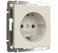 Розетка с заземлением и шторками Werkel 4690389184741 W1171162
