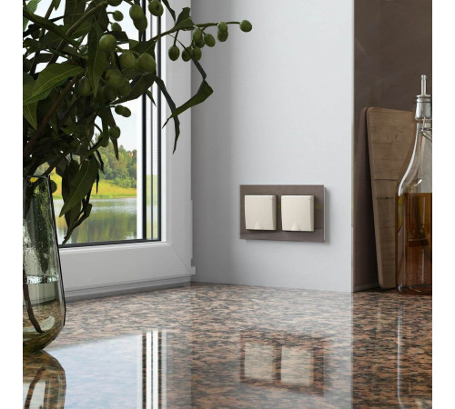 Розетка с заземлением и шторками c крышкой Werkel 4690389184765 W1171262 Розетка с заземлением и шторками c крышкой Werkel 4690389184765 W1171262