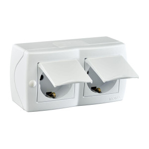 Розетка на 2 поста с заземлением и крышкой Mono Electric Octans IP20 16А 250В белый 104-010101-184