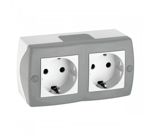Розетка на 2 пост с заземлением Mono Electric Octans IP20 16А 250В бело-серый 104-020007-120 Розетка на 2 пост с заземлением Mono Electric Octans IP20 16А 250В бело-серый 104-020007-120