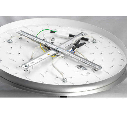 Потолочная люстра Lussole Como LSA-5603-07 Потолочная люстра Lussole Como LSA-5603-07