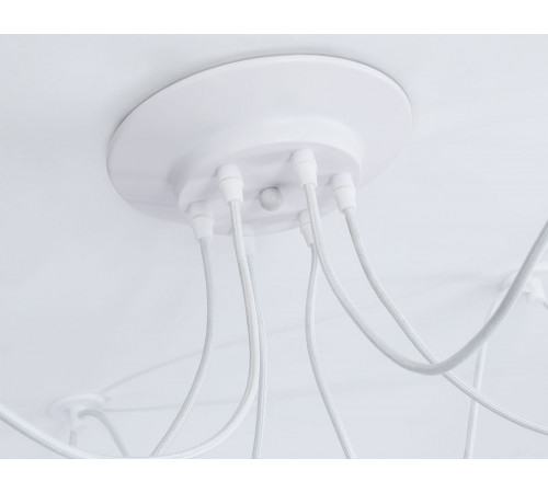 Подвесная люстра Ambrella Light Traditional TR8177