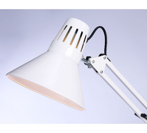 Настольная лампа Ambrella Light Desk DE7719 Настольная лампа Ambrella Light Desk DE7719