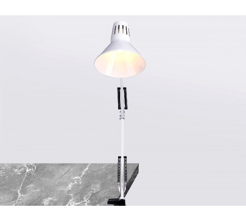 Настольная лампа Ambrella Light Desk DE7719 Настольная лампа Ambrella Light Desk DE7719