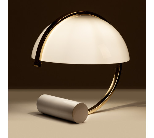 Настольная лампа Arte Lamp Brava A5056LT-1GO