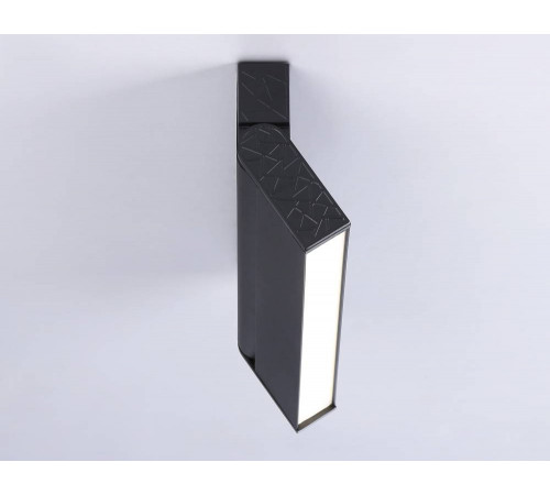 Настенно-потолочный светильник Ambrella Light Move TA1821 Настенно-потолочный светильник Ambrella Light Move TA1821