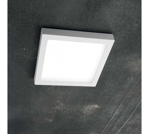 Настенно-потолочный светильник Ideal lux UNIVERSAL PL D40 SQUARE 240374 Настенно-потолочный светильник Ideal lux UNIVERSAL PL D40 SQUARE 240374