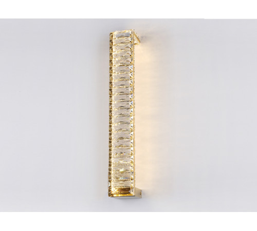 Настенный светильник Newport 8241/A gold NEW М0066959 Настенный светильник Newport 8241/A gold NEW М0066959