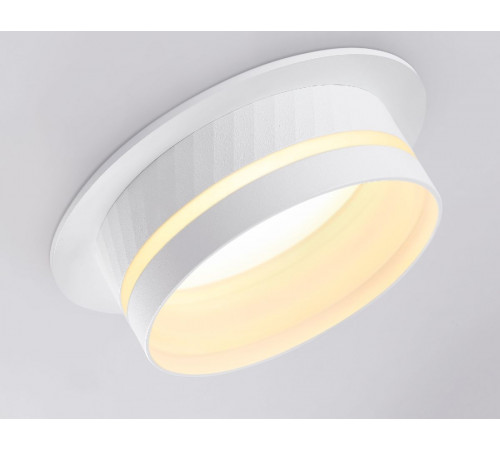 Встраиваемый светильник Ambrella Light GX53 Acrylic tech TN5218 Встраиваемый светильник Ambrella Light GX53 Acrylic tech TN5218