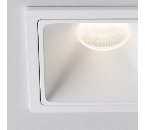 Встраиваемый светильник Maytoni Alfa LED DL043-01-10W4K-SQ-W-1 Встраиваемый светильник Maytoni Alfa LED DL043-01-10W4K-SQ-W-1