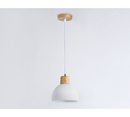 Подвесной светильник Ambrella Light Traditional TR83133 Подвесной светильник Ambrella Light Traditional TR83133