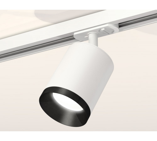Комплект трекового светильника Ambrella Light Track System XT7421002 (A2536, C7421, N7031) Комплект трекового светильника Ambrella Light Track System XT7421002 (A2536, C7421, N7031)
