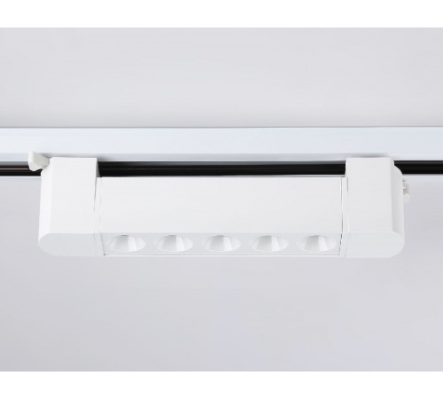 Трековый однофазный светильник Ambrella Light Track system GL6700 Трековый однофазный светильник Ambrella Light Track system GL6700