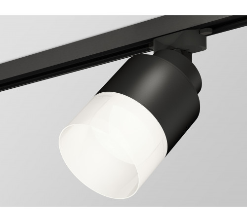 Трековый светильник Ambrella Light Track System XT8111002 (A2526, A2106, C8111, N8402) Трековый светильник Ambrella Light Track System XT8111002 (A2526, A2106, C8111, N8402)
