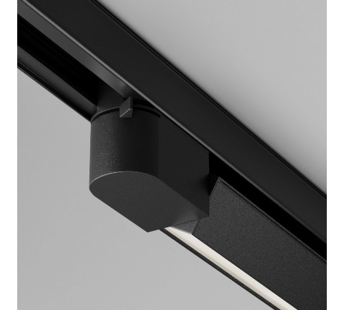 Трековый трехфазный светильник Maytoni Basis TR196-3-20W4K-B