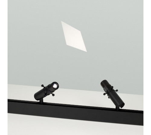 Трековый магнитный светильник Arlight MAG-ORIENT-SPOT-CROP-ZOOM-TC-R35-6W Day4000 (BK, 19-29 deg, 48V) 045066 Трековый магнитный светильник Arlight MAG-ORIENT-SPOT-CROP-ZOOM-TC-R35-6W Day4000 (BK, 19-29 deg, 48V) 045066
