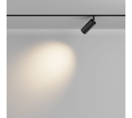 Трековый магнитный светильник Maytoni Focus Led TR032-2-5W2.7K-M-B Трековый магнитный светильник Maytoni Focus Led TR032-2-5W2.7K-M-B