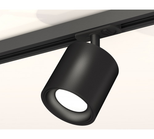 Комплект трекового светильника Ambrella Light Track System XT7532001 (A2537, C7532, N7021) Комплект трекового светильника Ambrella Light Track System XT7532001 (A2537, C7532, N7021)