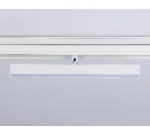 Трековый магнитный светильник Ambrella Light Magnetic Track System GL4200 Трековый магнитный светильник Ambrella Light Magnetic Track System GL4200