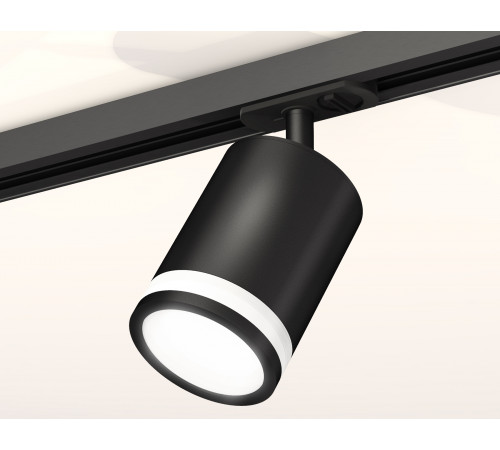 Комплект трекового светильника Ambrella Light Track System XT7422020 (A2537, C7422, N7121) Комплект трекового светильника Ambrella Light Track System XT7422020 (A2537, C7422, N7121)