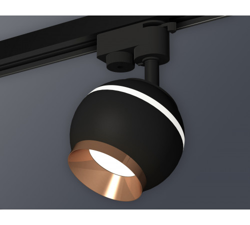Трековый однофазный светильник с подсветкой Ambrella Light Track System XT1102006 (A2521, C1102, N7035) Трековый однофазный светильник с подсветкой Ambrella Light Track System XT1102006 (A2521, C1102, N7035)