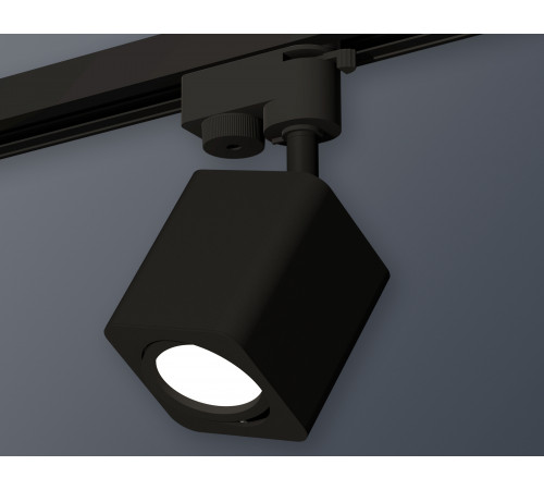 Трековый однофазный светильник Ambrella Light Track System XT7813010 (A2521, C7813, N7711) Трековый однофазный светильник Ambrella Light Track System XT7813010 (A2521, C7813, N7711)
