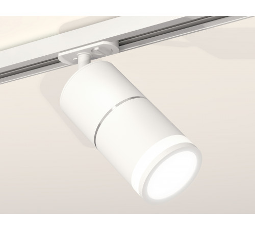 Комплект трекового светильника Ambrella Light Track System XT7401003 (A2536, C7401x2, A2070, N7120) Комплект трекового светильника Ambrella Light Track System XT7401003 (A2536, C7401x2, A2070, N7120)