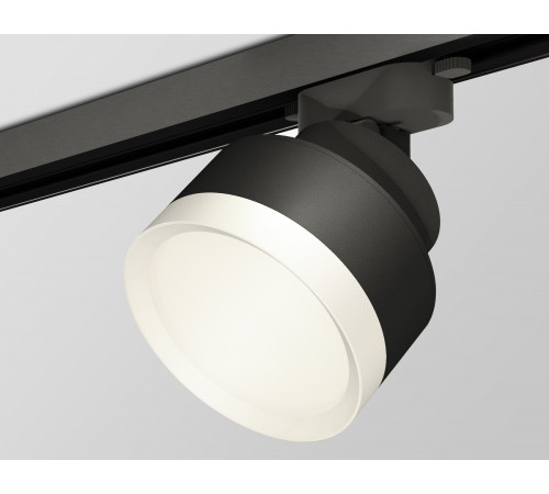 Трековый светильник Ambrella Light Track System XT8102001 (A2526, A2106, C8102, N8112) Трековый светильник Ambrella Light Track System XT8102001 (A2526, A2106, C8102, N8112)