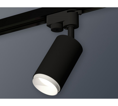 Трековый однофазный светильник Ambrella Light Track System XT6323040 (A2521, C6323, N6120) Трековый однофазный светильник Ambrella Light Track System XT6323040 (A2521, C6323, N6120)