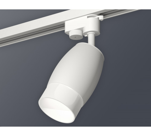 Трековый однофазный светильник Ambrella Light Track System XT1122006 (A2520, C1122, N7170) Трековый однофазный светильник Ambrella Light Track System XT1122006 (A2520, C1122, N7170)