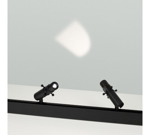 Трековый магнитный светильник Arlight MAG-ORIENT-SPOT-CROP-ZOOM-TC-R35-6W Day4000 (BK, 19-29 deg, 48V) 045066 Трековый магнитный светильник Arlight MAG-ORIENT-SPOT-CROP-ZOOM-TC-R35-6W Day4000 (BK, 19-29 deg, 48V) 045066