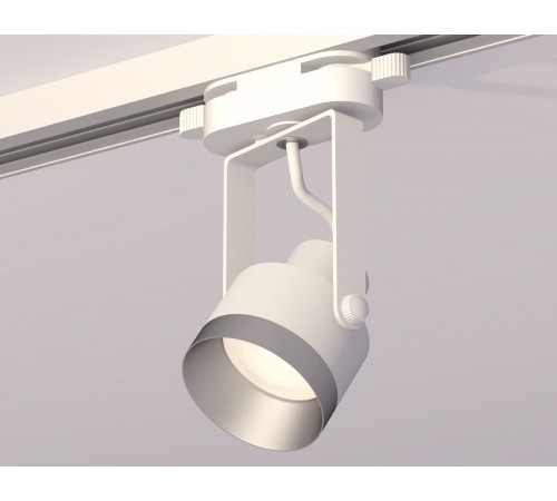 Трековый однофазный светильник Ambrella Light Track System XT6601043 (C6601, N6133) Трековый однофазный светильник Ambrella Light Track System XT6601043 (C6601, N6133)