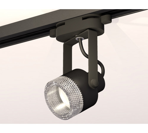Трековый однофазный светильник Ambrella Light Track System XT6602060 (C6602, N6150) Трековый однофазный светильник Ambrella Light Track System XT6602060 (C6602, N6150)