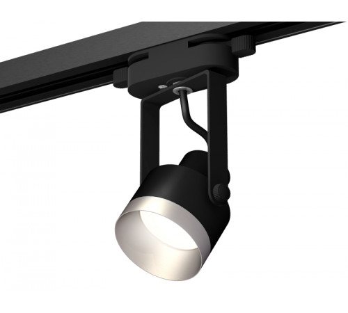 Трековый однофазный светильник Ambrella Light Track System XT6602043 (C6602, N6133) Трековый однофазный светильник Ambrella Light Track System XT6602043 (C6602, N6133)