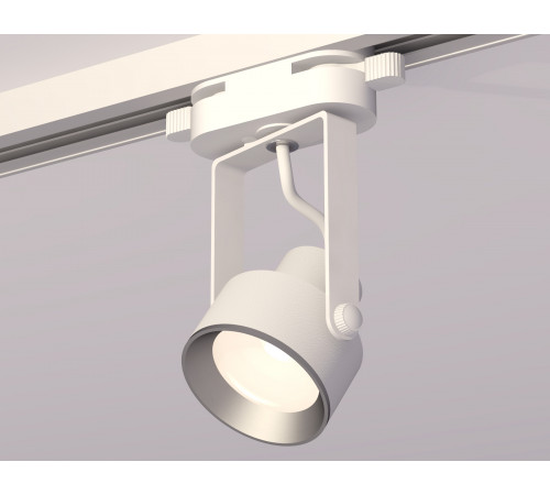 Трековый однофазный светильник Ambrella Light Track System XT6601002 (C6601, N6104) Трековый однофазный светильник Ambrella Light Track System XT6601002 (C6601, N6104)