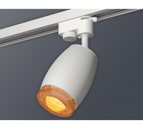 Трековый однофазный светильник Ambrella Light Track System XT1122024 (A2520, C1122, N7195) Трековый однофазный светильник Ambrella Light Track System XT1122024 (A2520, C1122, N7195)