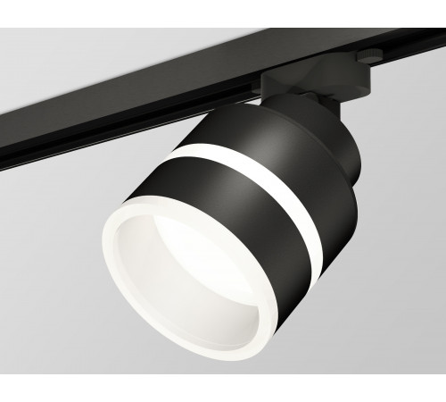 Трековый светильник Ambrella Light Track System XT8102024 (A2526, A2106, C8102, N8445) Трековый светильник Ambrella Light Track System XT8102024 (A2526, A2106, C8102, N8445)