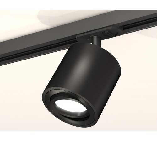 Комплект трекового светильника Ambrella Light Track System XT7532020 (A2537, C7532, N7002) Комплект трекового светильника Ambrella Light Track System XT7532020 (A2537, C7532, N7002)