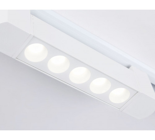 Трековый однофазный светильник Ambrella Light Track system GL6700 Трековый однофазный светильник Ambrella Light Track system GL6700