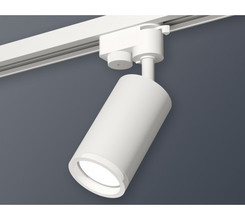 Трековый однофазный светильник Ambrella Light Track System XT6322140 (A2520, C6322, N6245) Трековый однофазный светильник Ambrella Light Track System XT6322140 (A2520, C6322, N6245)