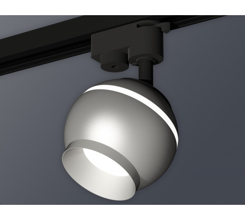 Трековый однофазный светильник с подсветкой Ambrella Light Track System XT1103030 (A2521, C1103, N7033) Трековый однофазный светильник с подсветкой Ambrella Light Track System XT1103030 (A2521, C1103, N7033)
