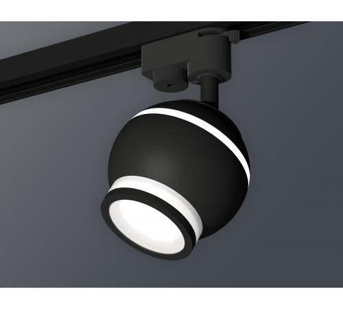 Трековый однофазный светильник с подсветкой Ambrella Light Track System XT1102075 (A2521, C1102, N7121) Трековый однофазный светильник с подсветкой Ambrella Light Track System XT1102075 (A2521, C1102, N7121)