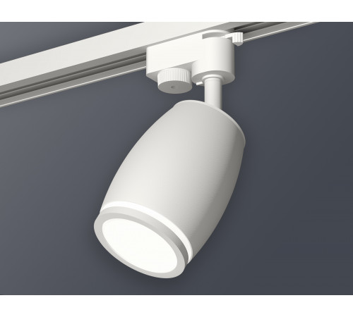 Трековый однофазный светильник Ambrella Light Track System XT1122002 (A2520, C1122, N7120) Трековый однофазный светильник Ambrella Light Track System XT1122002 (A2520, C1122, N7120)